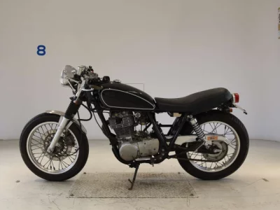 Yamaha SR400-3