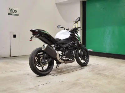Kawasaki Z400-2
