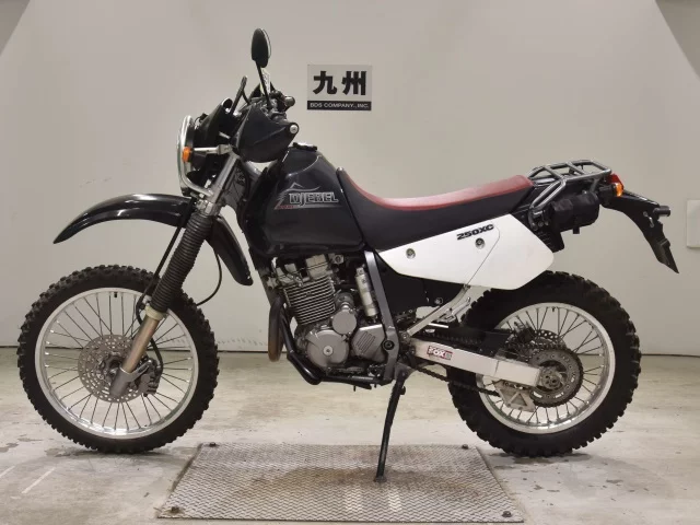 Suzuki DJEBEL250XC  с аукциона в Японии
