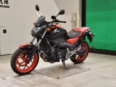 Honda NC750S-2