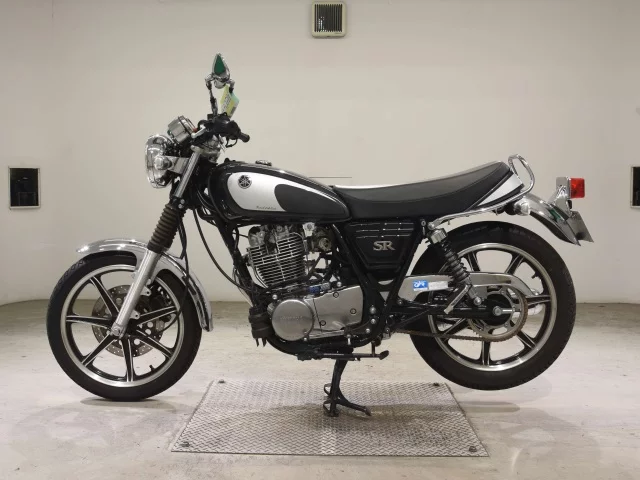 Yamaha SR400-5 2021