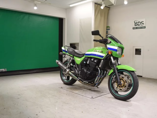 Kawasaki ZRX400  с аукциона в Японии