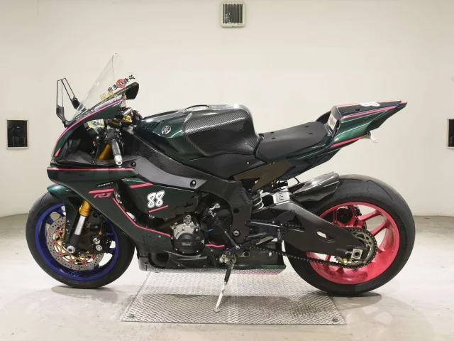 Yamaha YZF-R1  с аукциона в Японии