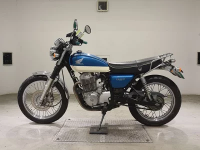 Мотоцикл из Японии Honda CB400SS