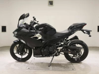 Kawasaki NINJA400-2