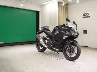Kawasaki NINJA400-2