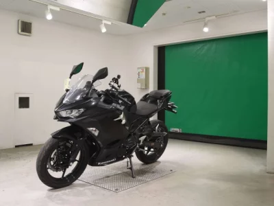 Kawasaki NINJA400-2