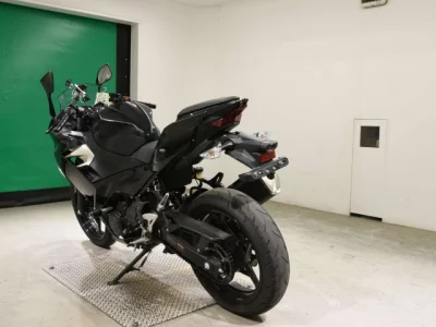 Kawasaki NINJA400-2