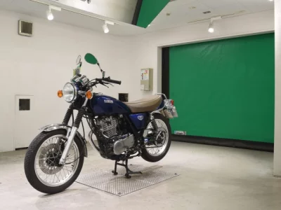 Yamaha SR400-5