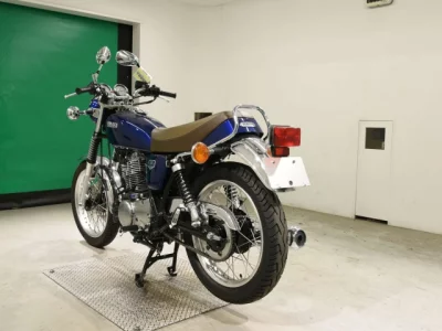 Yamaha SR400-5