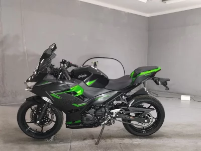 Kawasaki NINJA400