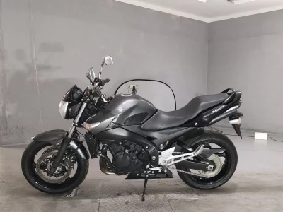 Suzuki GSR400