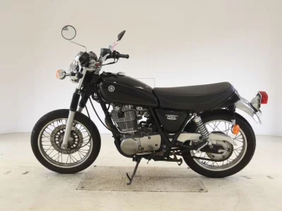 Yamaha SR400-4