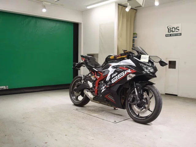 Kawasaki ZX-25R  с аукциона в Японии