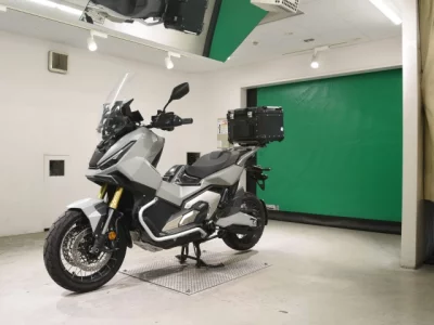 Honda X-ADV750-2