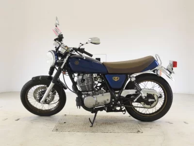Yamaha SR400-5