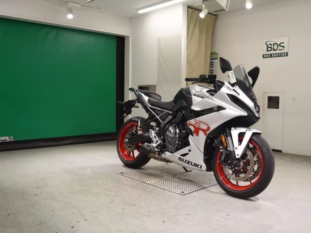 Suzuki GSX-8R  с аукциона в Японии