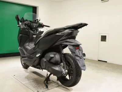 Honda FORZA -4