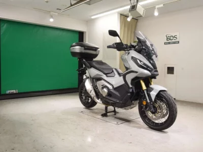 Honda X-ADV750-2