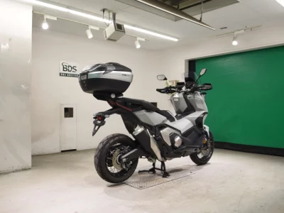 Honda X-ADV750-2