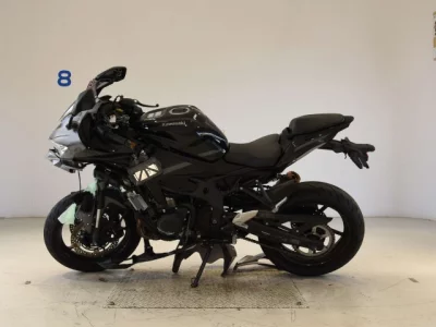 Kawasaki ZX-4R SE