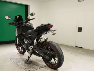 Honda CB125R