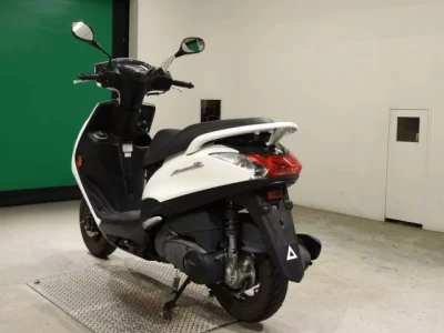 Yamaha AXIS125Z с аукционов Японии