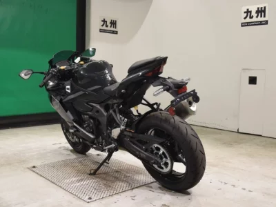 Kawasaki ZX-4R SE