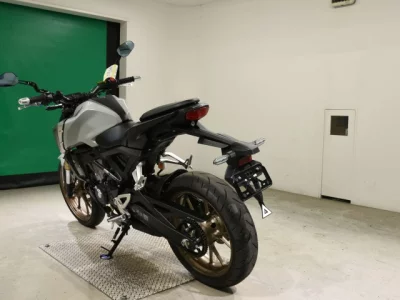 Honda CB125R-2