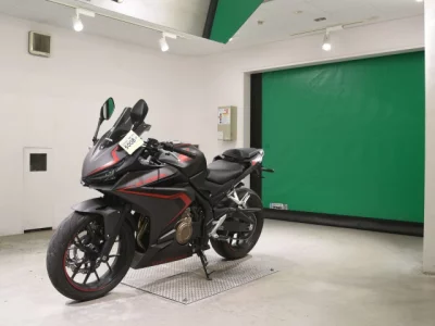 Honda CBR400R-2