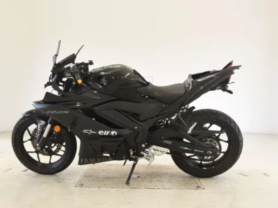 Мотоцикл из Японии Yamaha YZF-R25A