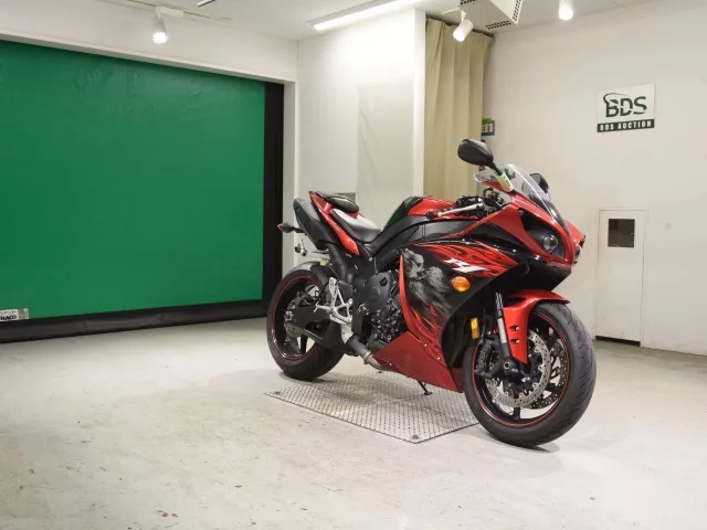 Yamaha YZF-R1  с аукциона в Японии