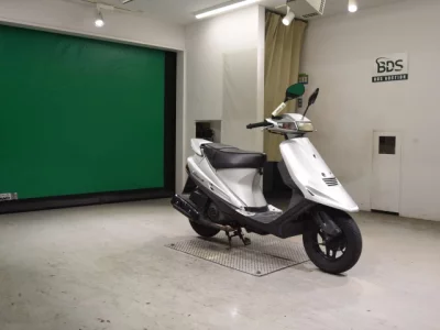 Suzuki ADDRESS V100