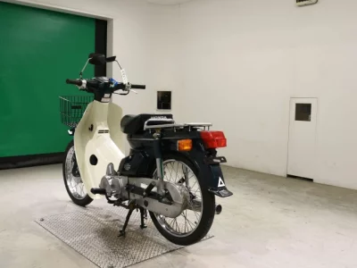 Honda C90