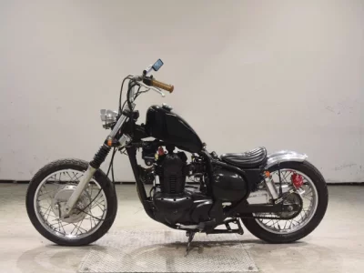 Kawasaki ESTRELLA  CUSTOM (SHO LOUIS  NOT EQUIPPED )