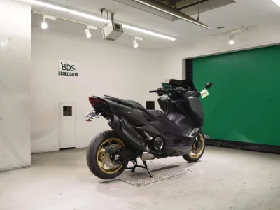 Yamaha T-MAX560T