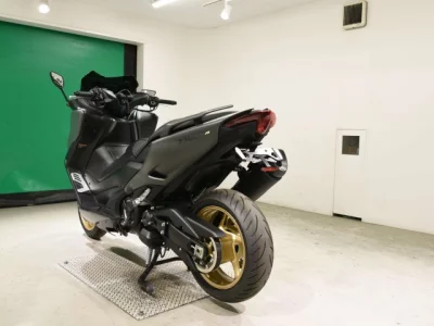 Yamaha T-MAX560T с аукционов Японии