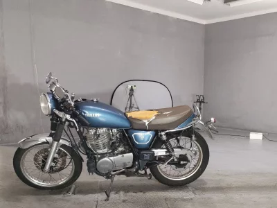 Yamaha SR400-1