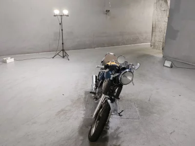 Yamaha SR400-1