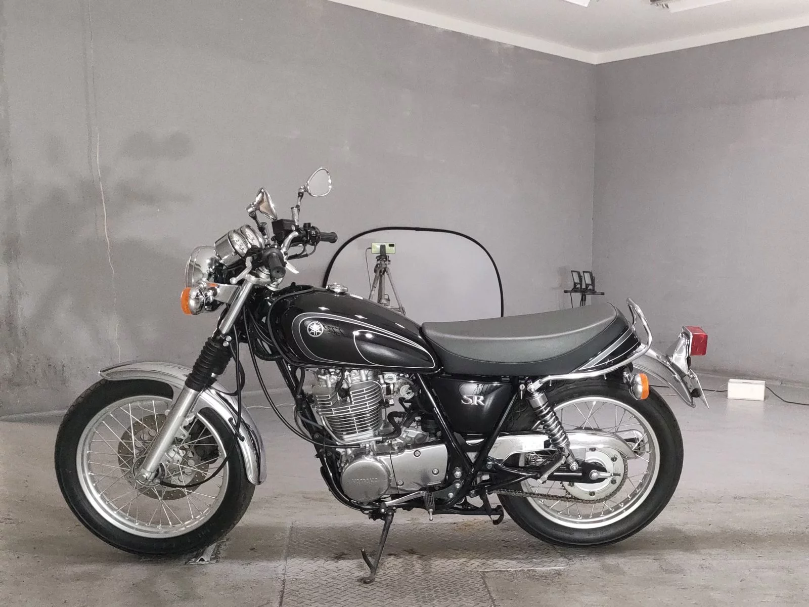 Yamaha SR400-1  с аукциона в Японии