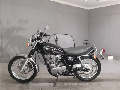 Yamaha SR400-1