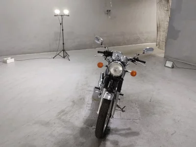 Yamaha SR400-1