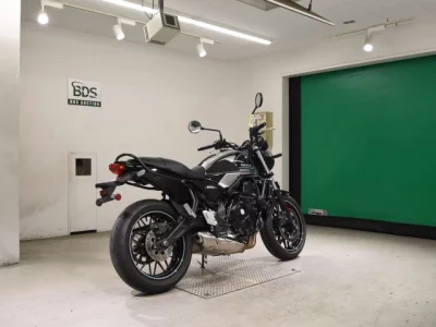 Kawasaki Z650RS