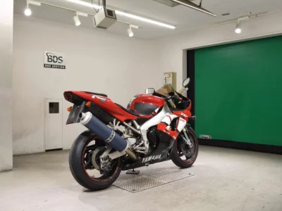 Yamaha YZF-R1