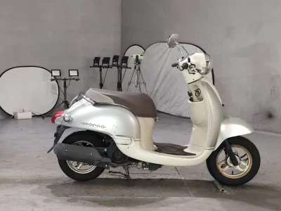 Мотоцикл из Японии Honda GIORNO