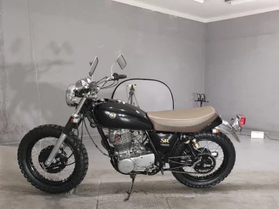 Yamaha SR400-1