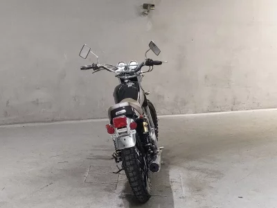 Yamaha SR400-1