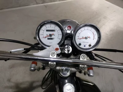 Yamaha SR400-1