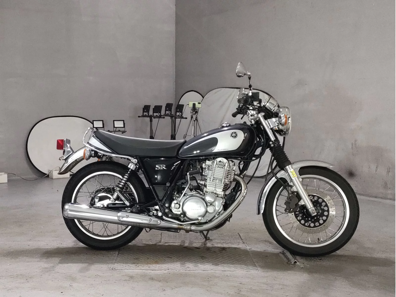 Yamaha SR400-1 2021