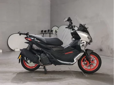 Aprilia APRILIA SR GT200